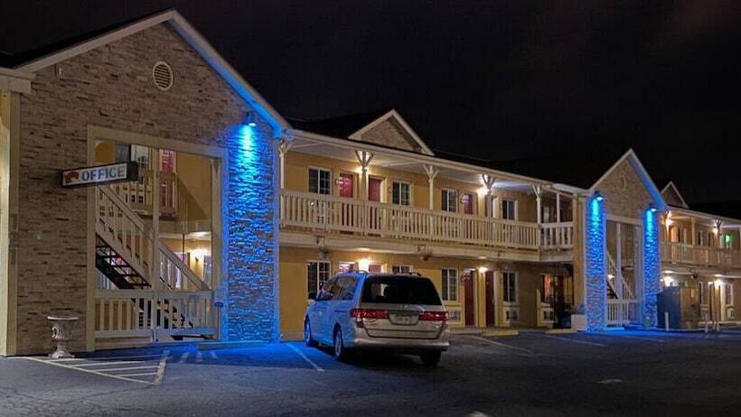 호텔 1st Interstate Inn