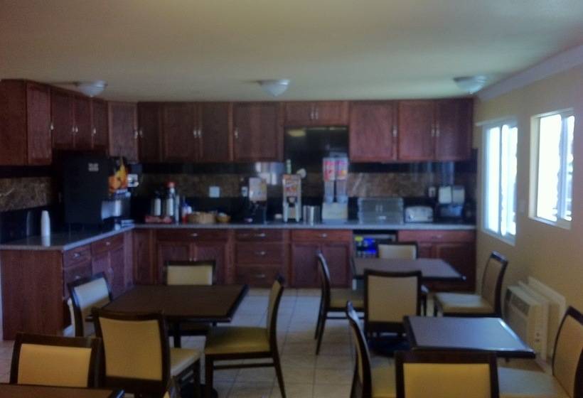 호텔 1st Interstate Inn