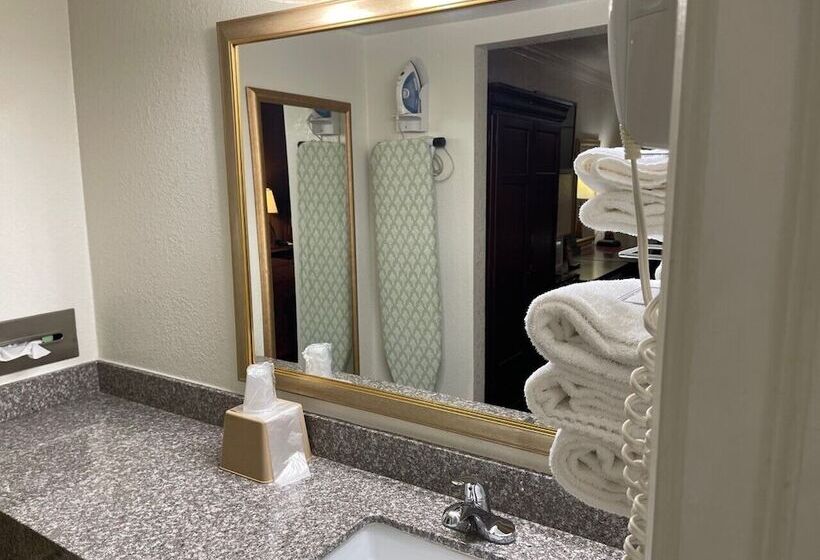 호텔 1st Interstate Inn