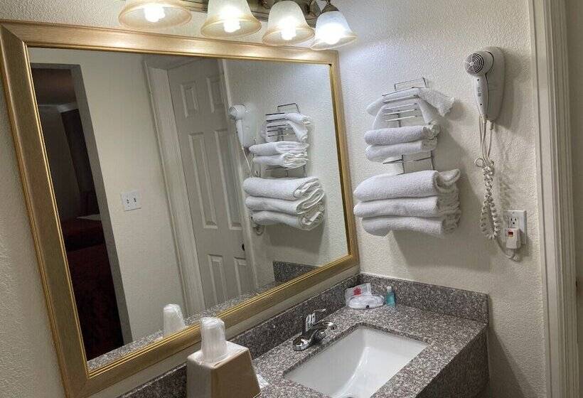 호텔 1st Interstate Inn