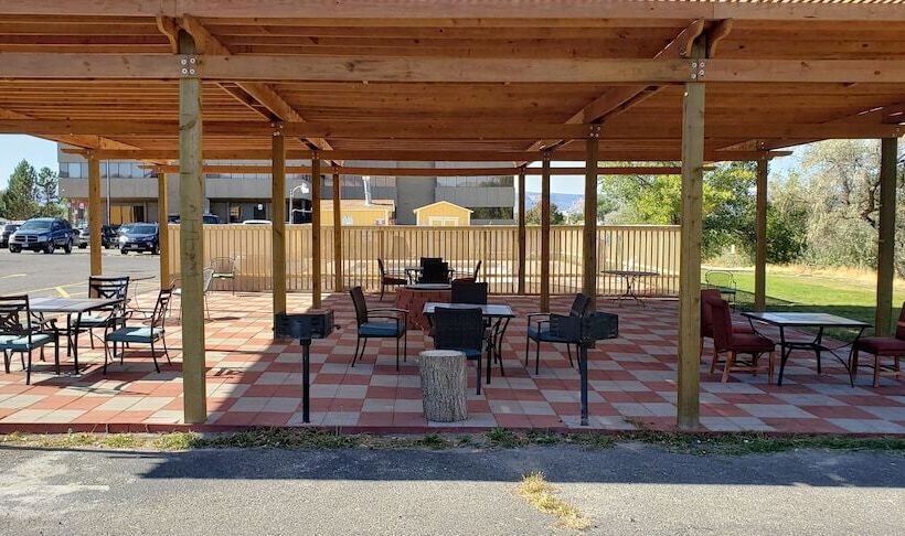 호텔 1st Interstate Inn