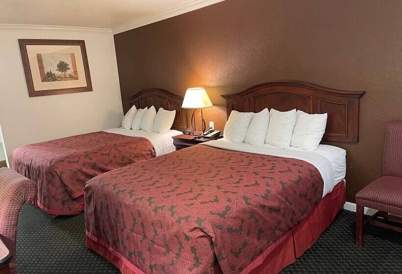 호텔 1st Interstate Inn