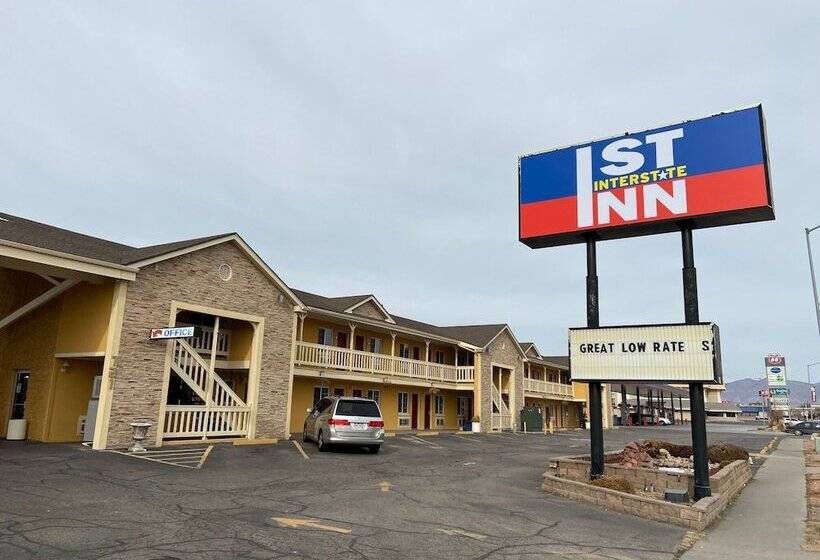 호텔 1st Interstate Inn