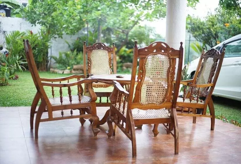 Hotel Kandy Moon Hills