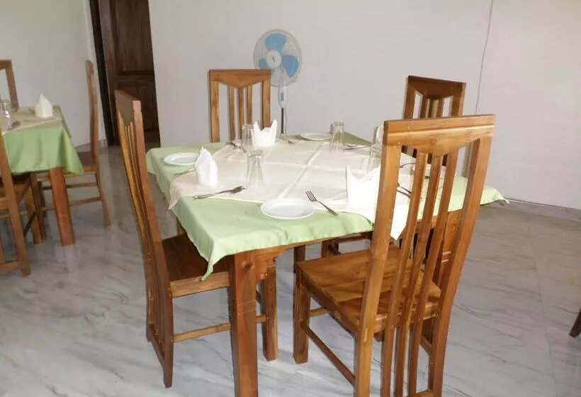 Hotel Kandy Moon Hills