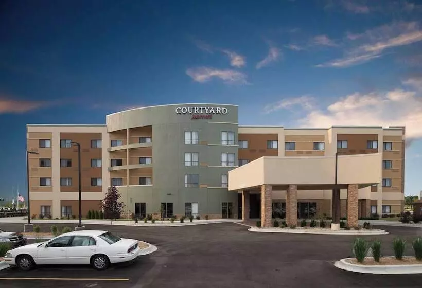 Szálloda Courtyard Bay City