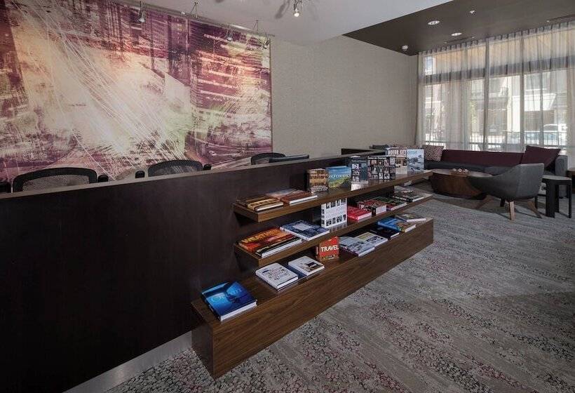 호텔 Courtyard Bay City