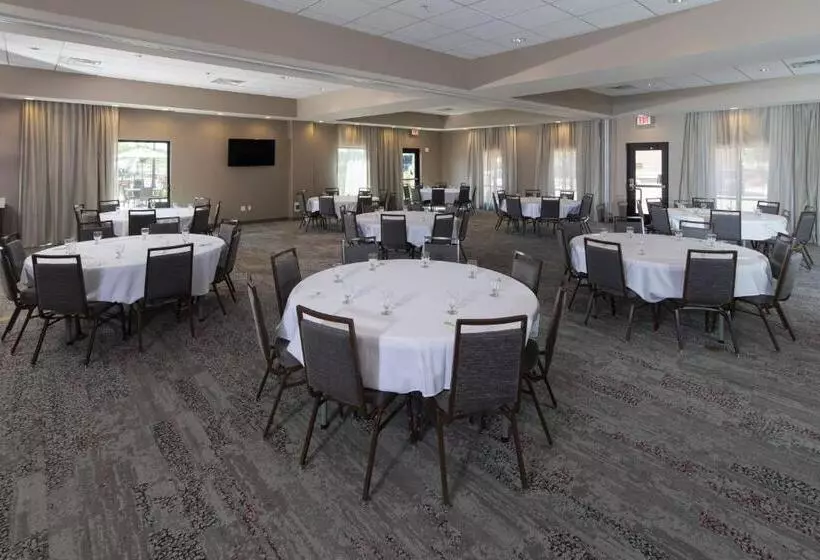 Szálloda Courtyard Bay City