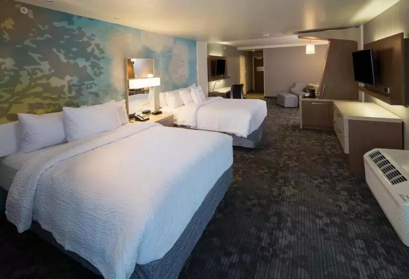 Szálloda Courtyard Bay City