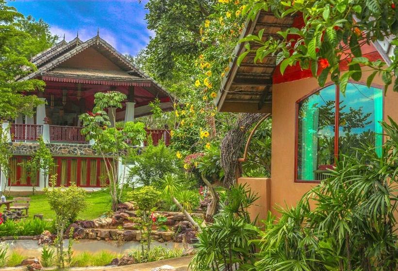 Hotel Eoutfitting Pai Resort