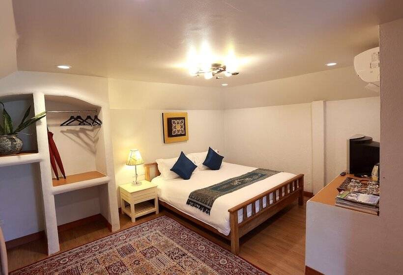 Hotel Eoutfitting Pai Resort