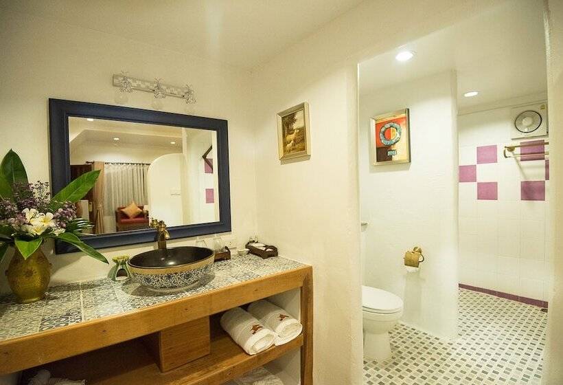 Hotel Eoutfitting Pai Resort