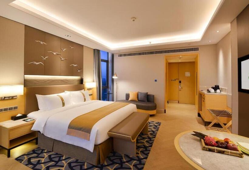 Otel Holiday Inn Haikou West Coast By Ihg