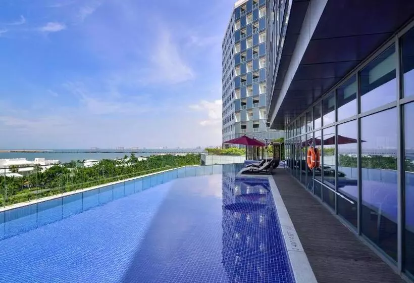 هتل Holiday Inn Haikou West Coast By Ihg