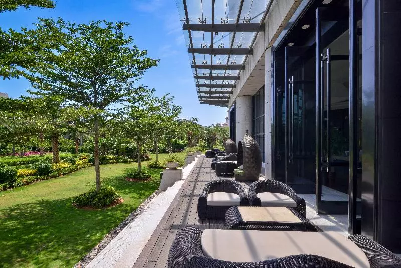 هتل Holiday Inn Haikou West Coast By Ihg