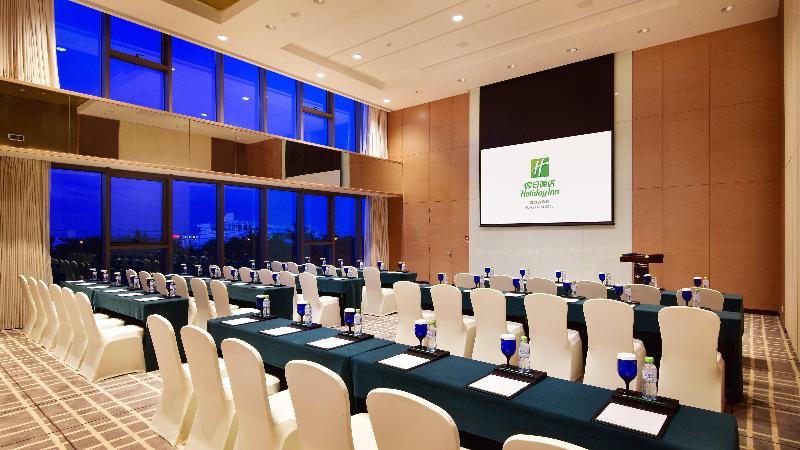 Otel Holiday Inn Haikou West Coast By Ihg