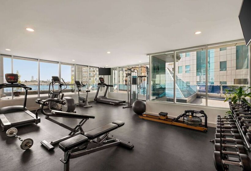 هتل Ramada By Wyndham Dubai Barsha Heights