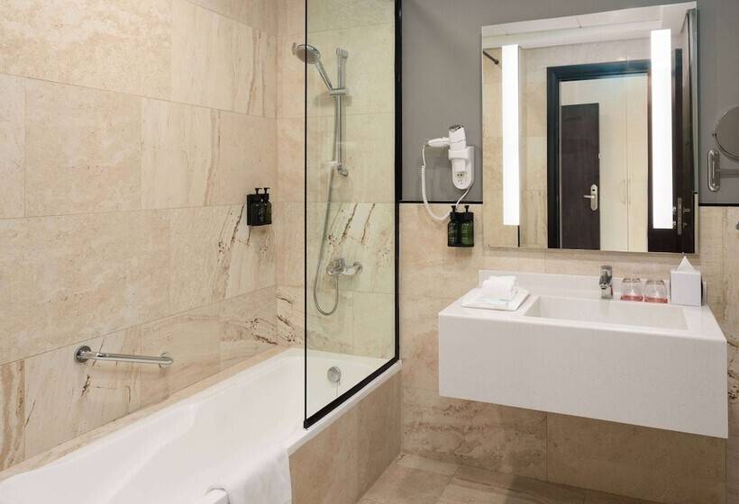 هتل Ramada By Wyndham Dubai Barsha Heights