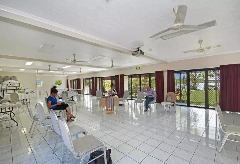 Мотель Hinchinbrook Resorts