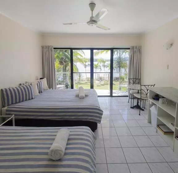 Мотель Hinchinbrook Resorts