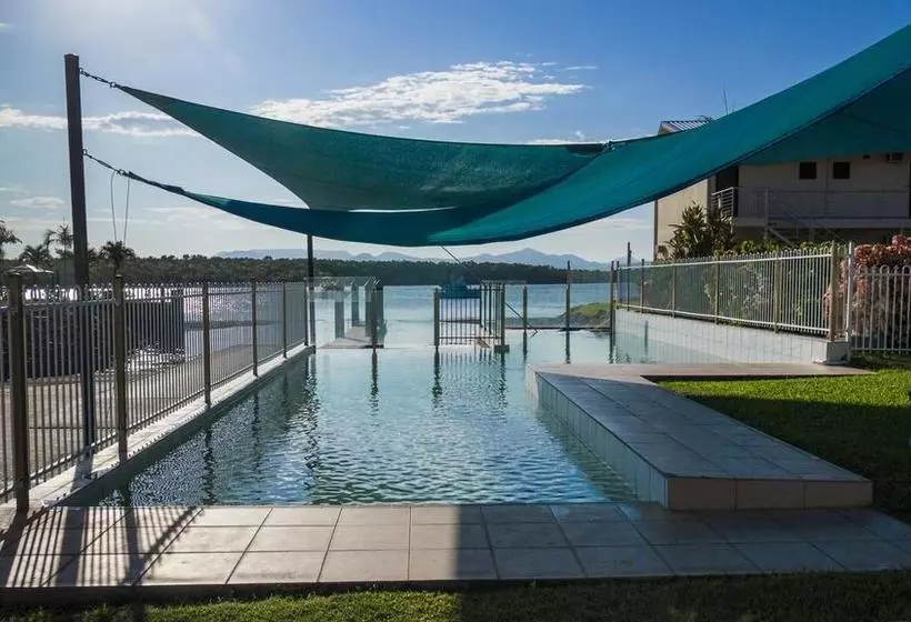 Мотель Hinchinbrook Resorts