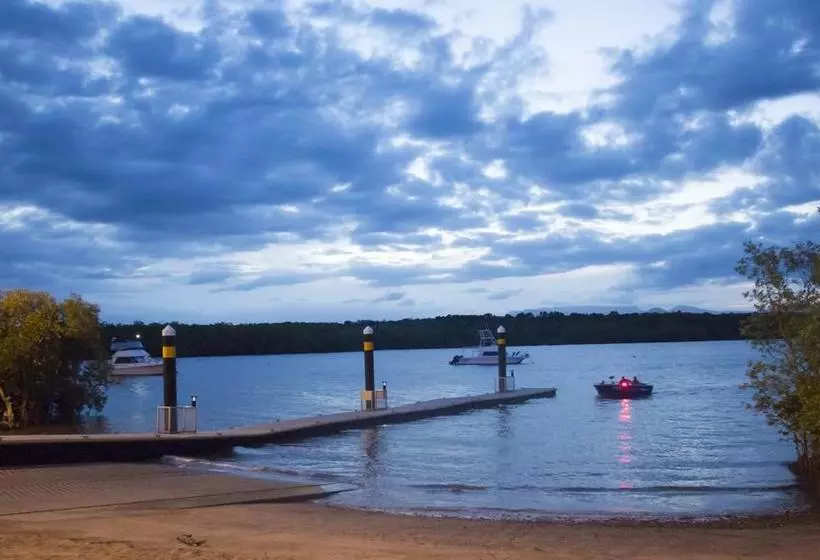 Мотель Hinchinbrook Resorts