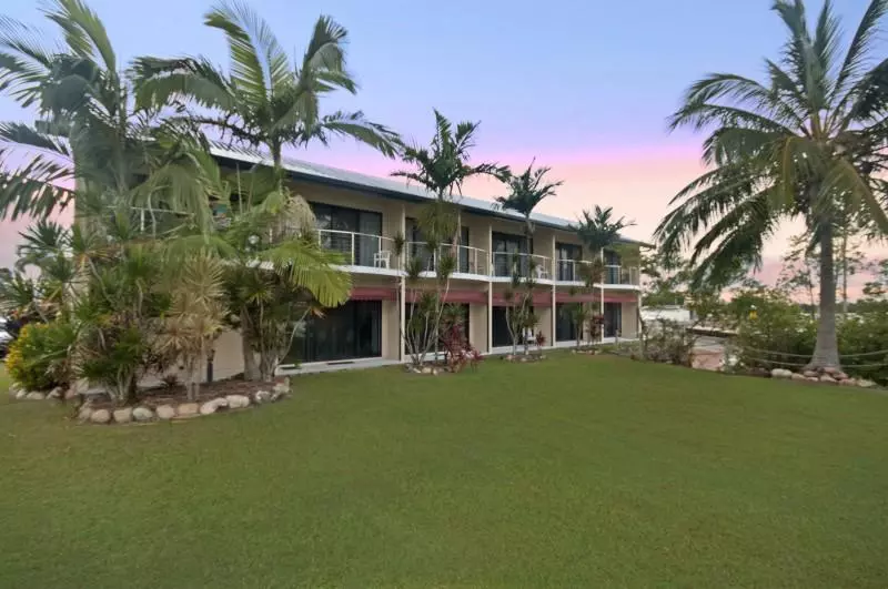 Мотель Hinchinbrook Resorts