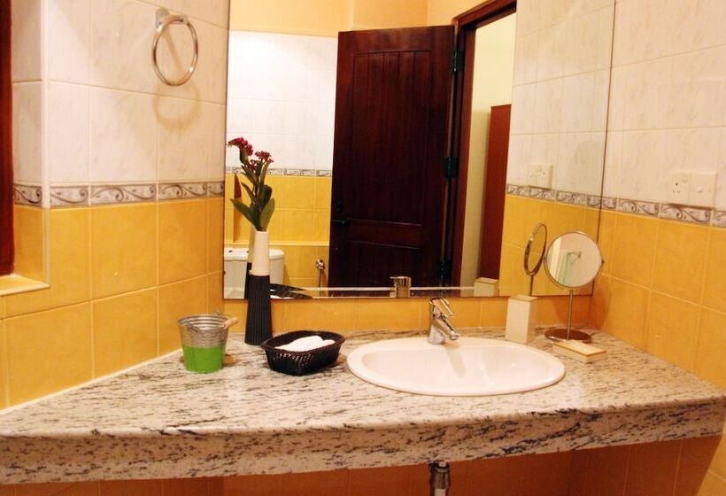 פנסיון Saladura Villa