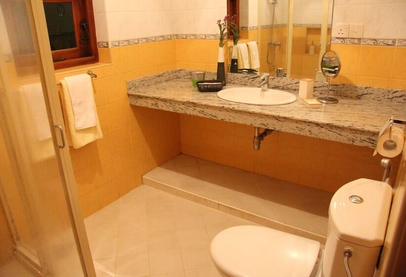 פנסיון Saladura Villa