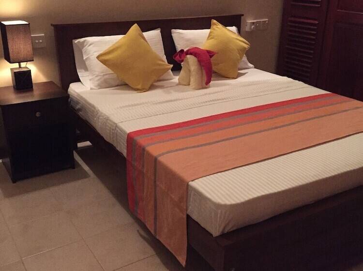 פנסיון Saladura Villa