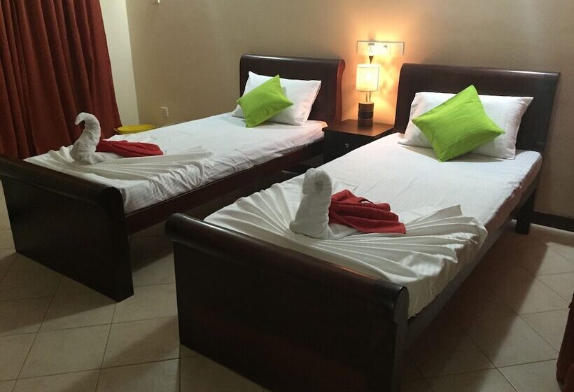 פנסיון Saladura Villa