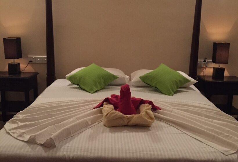 פנסיון Saladura Villa