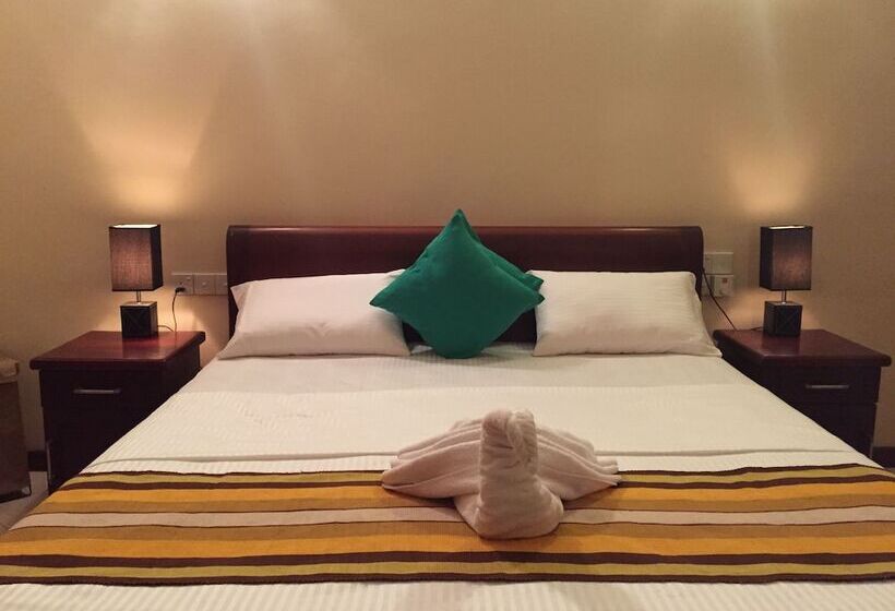 פנסיון Saladura Villa