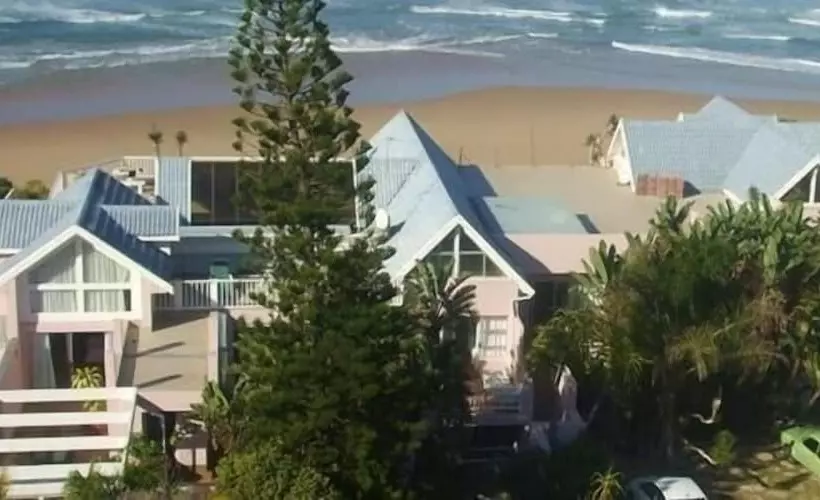 פנסיון The Pink Lodge On The Beach