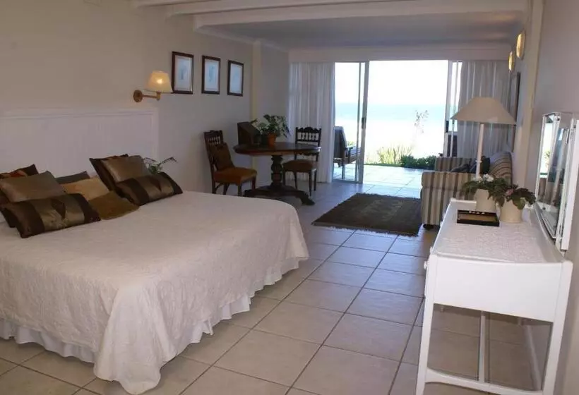 פנסיון The Pink Lodge On The Beach