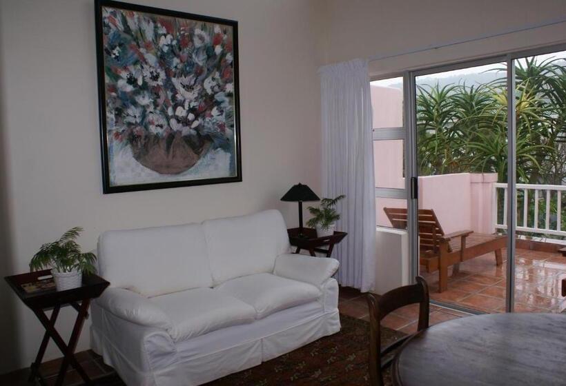 פנסיון The Pink Lodge On The Beach