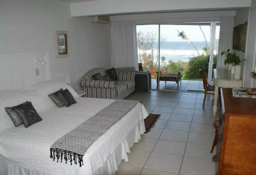 פנסיון The Pink Lodge On The Beach