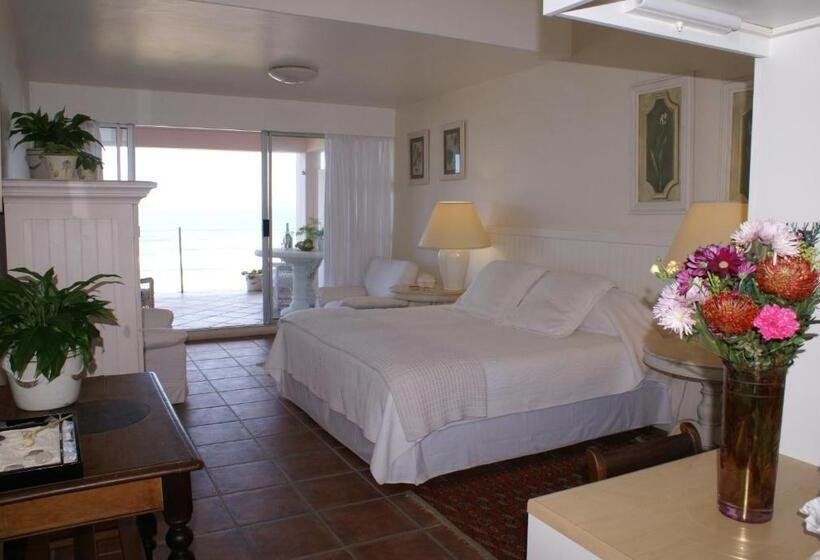 פנסיון The Pink Lodge On The Beach