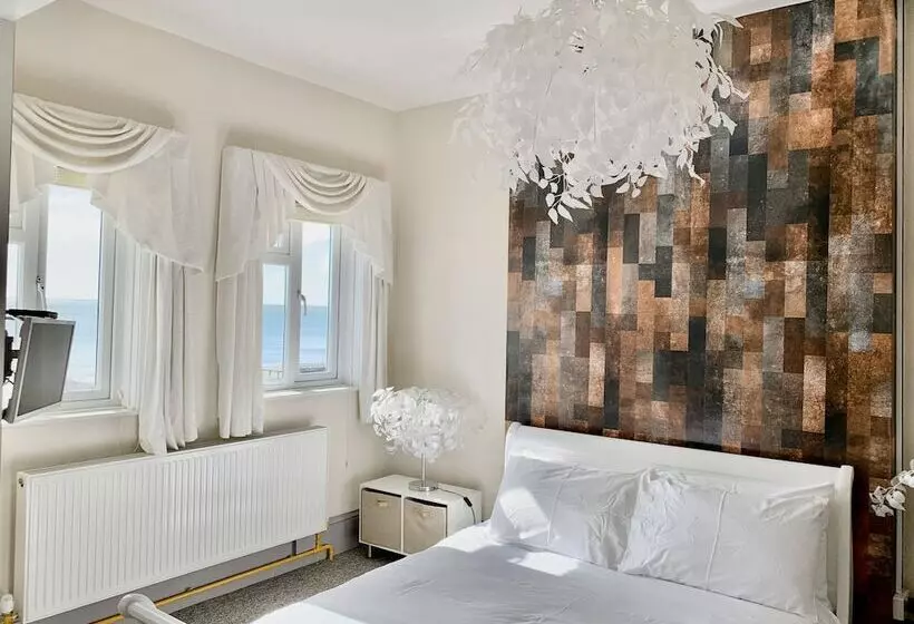 ペンション Waterfront Inn