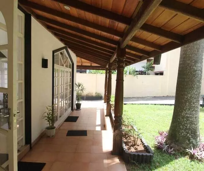 فندق صغير Olu Colombo Villa