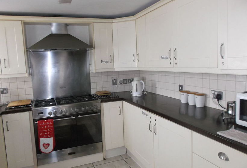 Fairman House Hostel