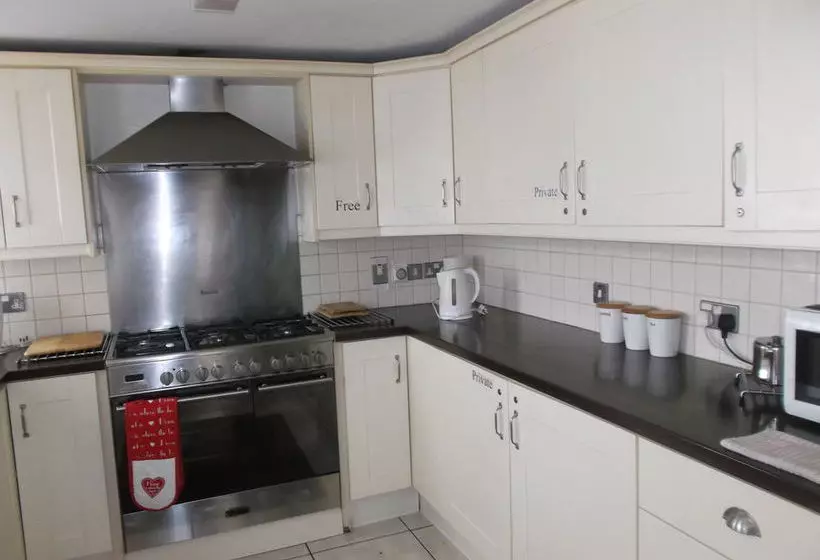 Fairman House  Hostel