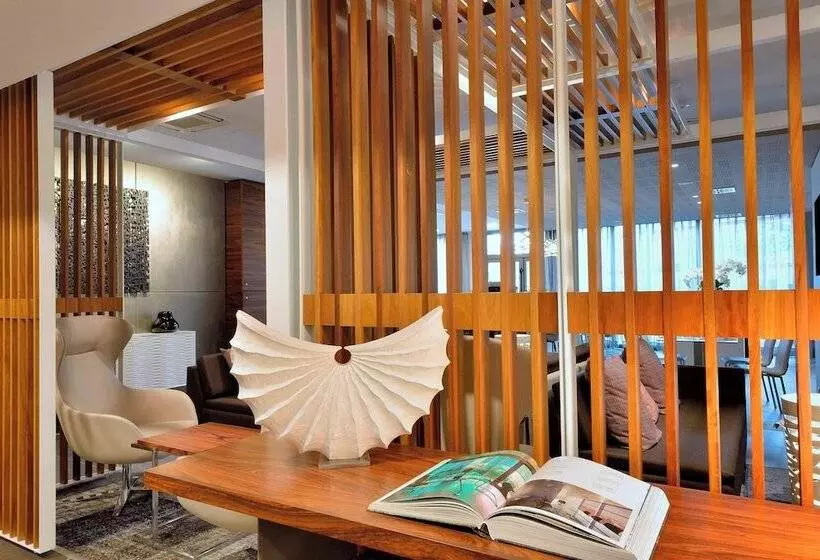 Ac Hotel By Marriott Marseille Prado Vélodrome