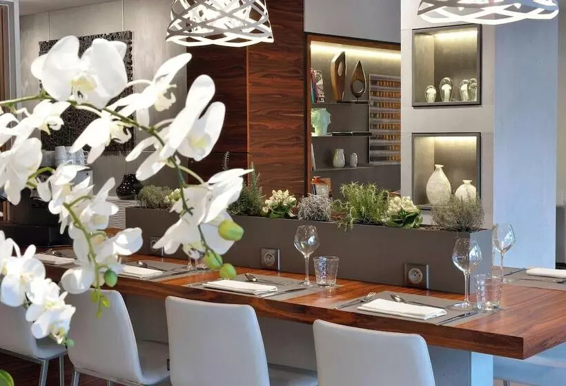 Ac Hotel By Marriott Marseille Prado Vélodrome