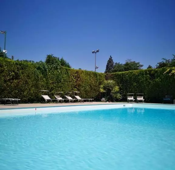 هتل Albergo Zoello Je Suis