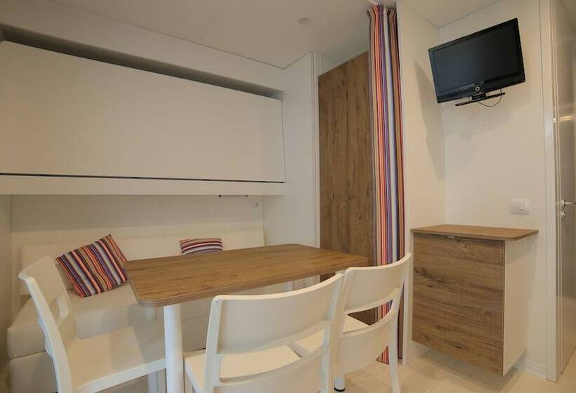 בית מלון כפרי Camping Waikiki