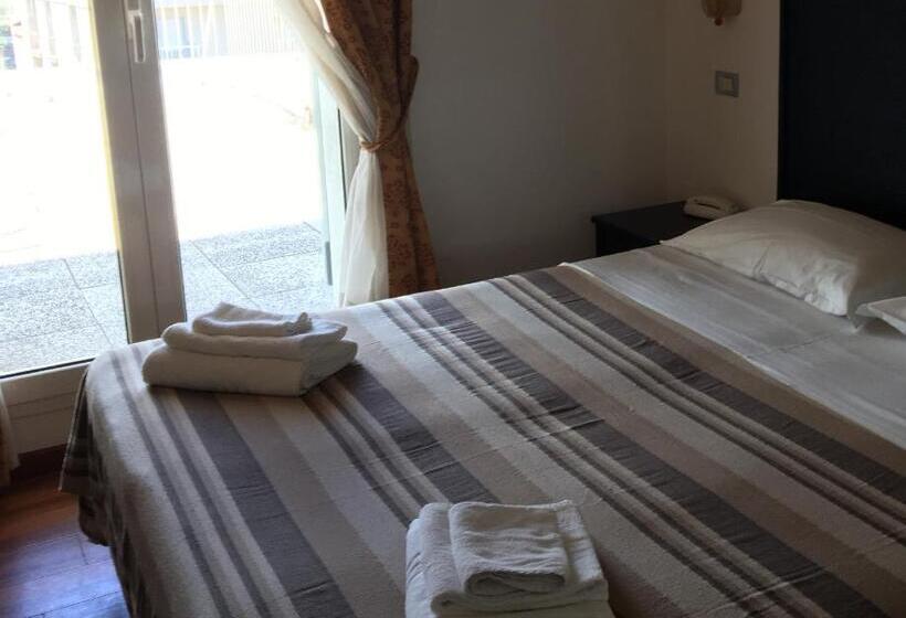 בית מלון כפרי Consul   Family