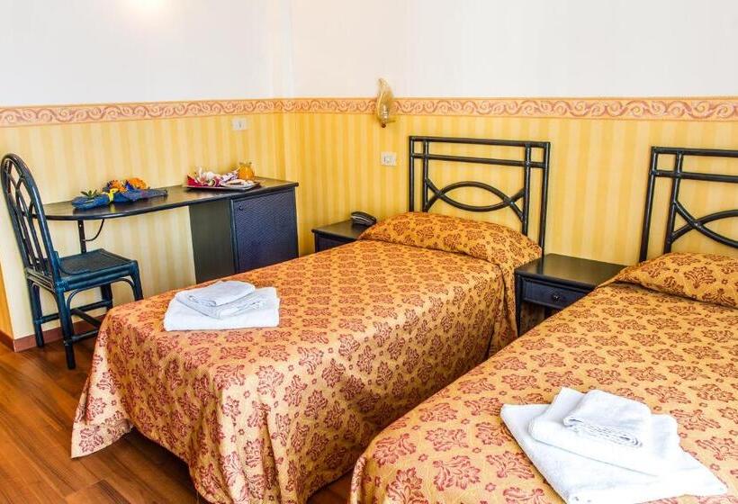 בית מלון כפרי Consul   Family