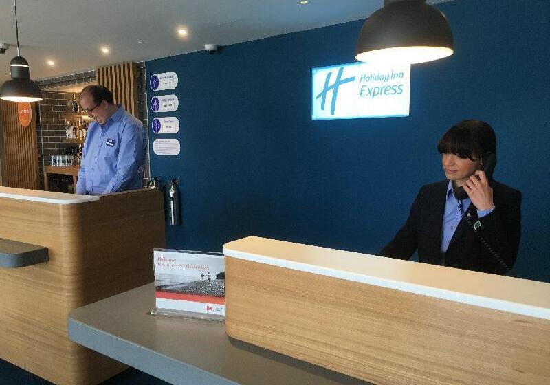 فندق Holiday Inn Express St. Albans   M25, Jct.22