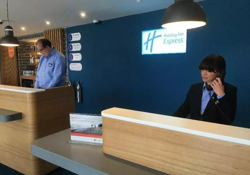 Hotel Holiday Inn Express St. Albans   M25, Jct.22